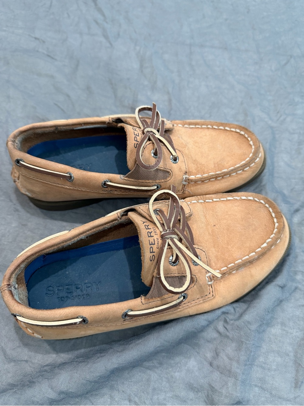 Sperry Beige/Tan Leather Men’s Boat Shoes with Blue Insole